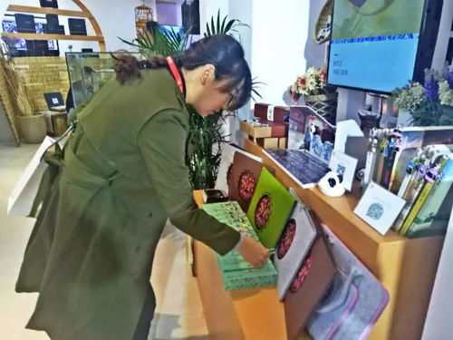 黃臘特色金屬書(shū)簽閃耀2017年貴州國(guó)際民族民間文化旅游產(chǎn)品博覽會(huì)